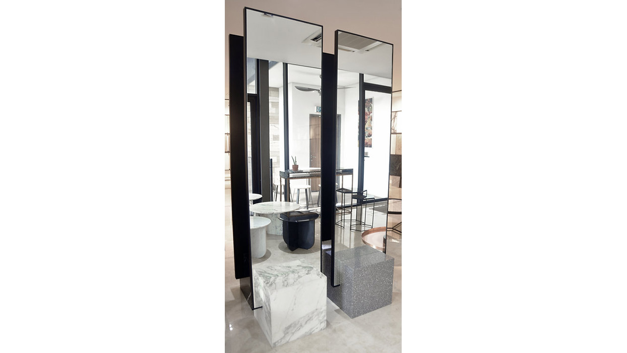 Cubic Standing Mirror - Mirror & Console