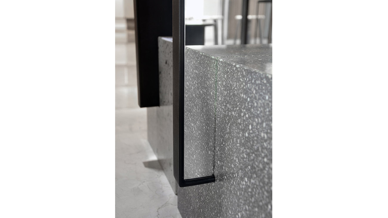 Cubic Standing Mirror - Mirror & Console